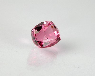 Spinel 2.00 cts. after re-cut 0013.JPG