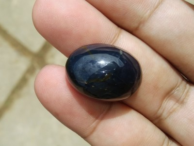 Common dark blue opal
