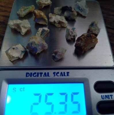 25.5 ct dried multicolor Virgin Valley black opal nuggets